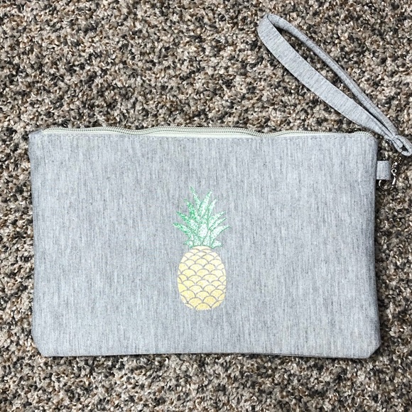 Crystal Avenue Handbags - Pineapple Makeup Bag